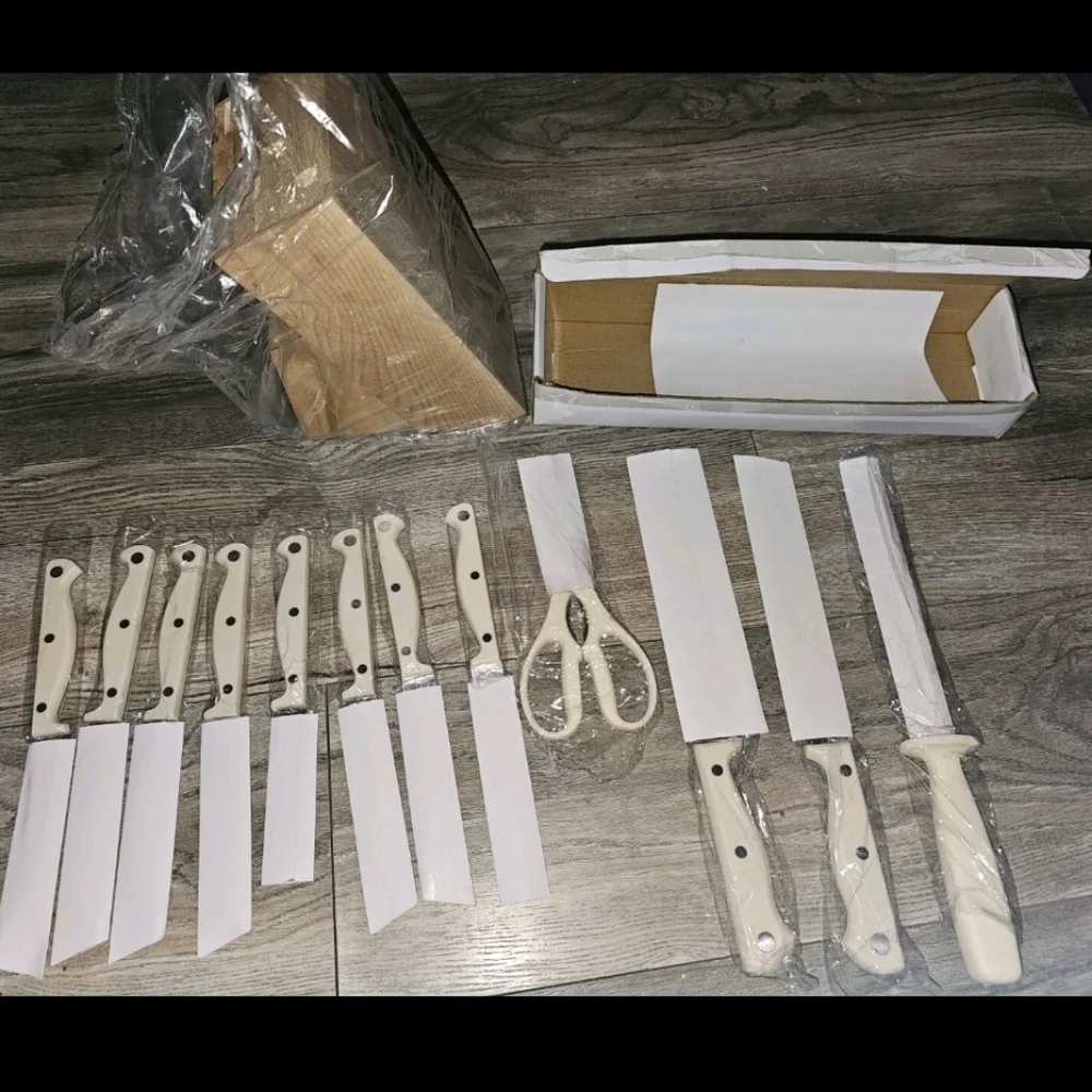 Martha Stewart White Knife Set with Wooden Block 13pc Set New B33
